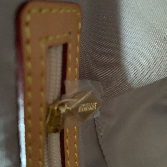 MZ Wallace “HYDE” Shoulder Bag Magenta - Picture 10 of 16